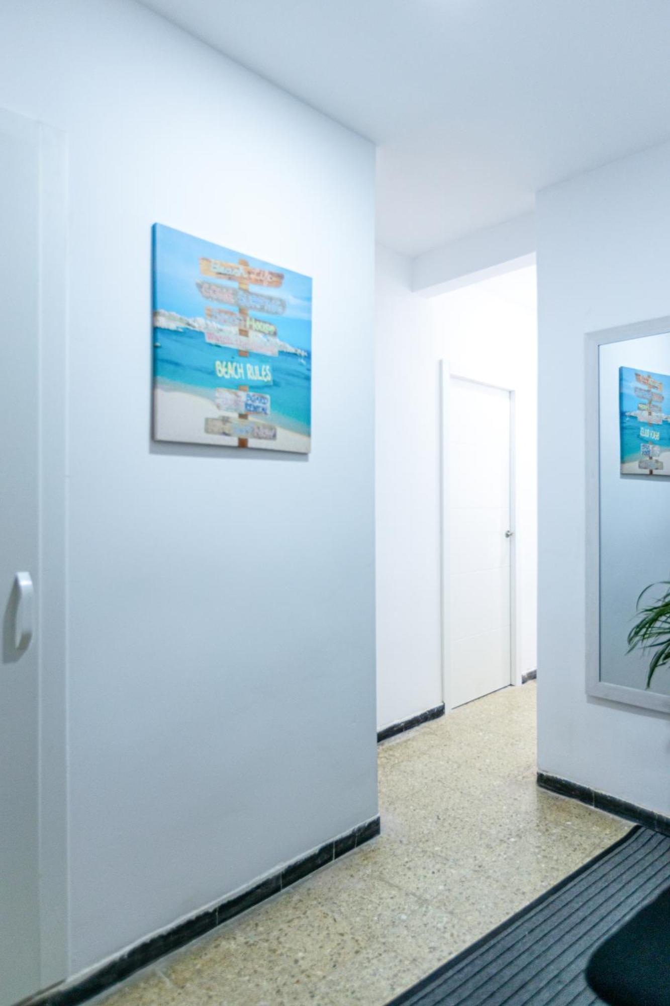 New Beach Apartments อาลิกันเต ภายนอก รูปภาพ